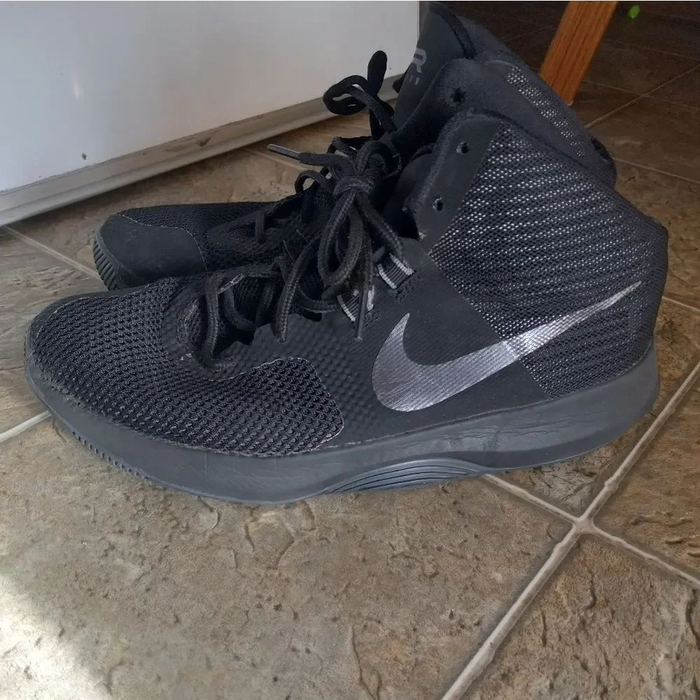 Nike Air Precision Sneakers